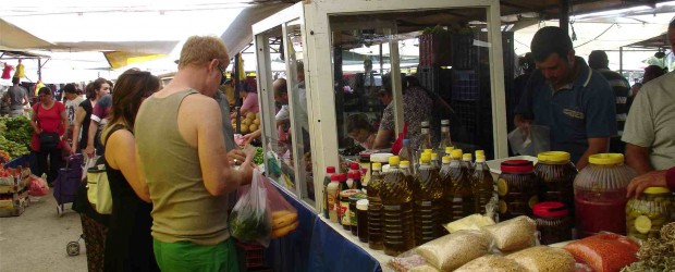 A walk around Turgutreis Saturday market Turgutreis Market is the largest on the Peninsula, and the attached video is a walk around the food section. The produce offered by the vendors varies from a full range of in-season fruit and vegetables, to a local farmer...